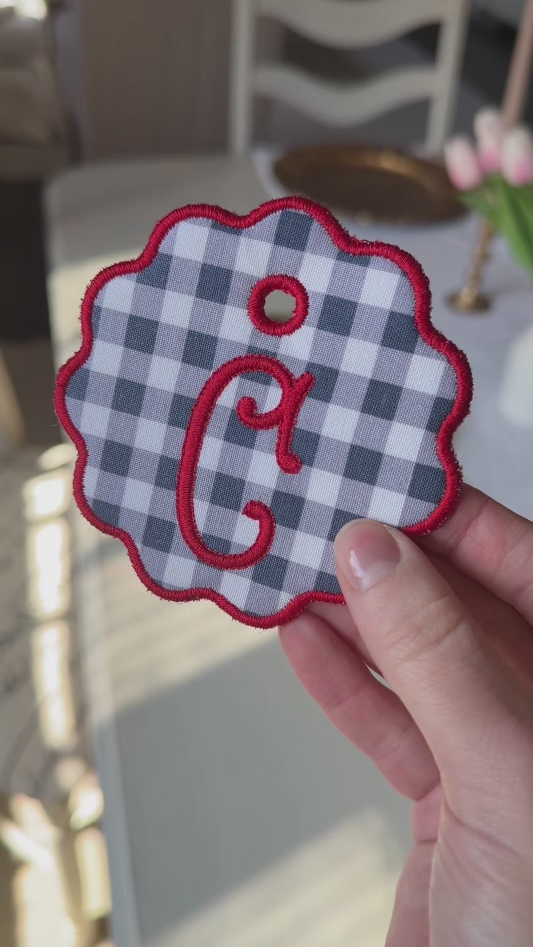 Scalloped Bag Tag Appliqué Design